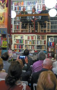 Librería Lagun, coloquio de los escritores Ramón Saizarbitoria y Fernando Aramburu-Luis Michelena-03/11/2016-Donostia-San Sebastián