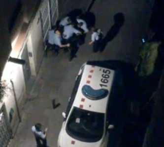 Violencia policial en una comisaria de Barcelona.