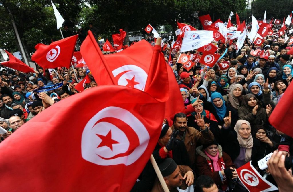 Túnez: Crisis económica, vuelta a las pateras e involución democrática