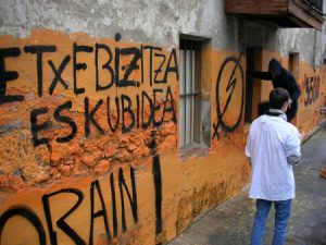 Analizamos con Kaleratzeak Stop las posibilidades de la ley de vivienda vasca