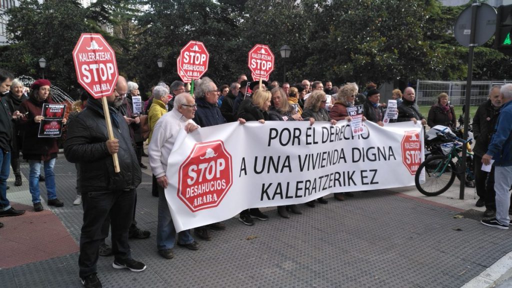 Kaleratzeak Stop Araba exige “cambios radicales en un sistema judicial claramente dependiente de los poderes fácticos”