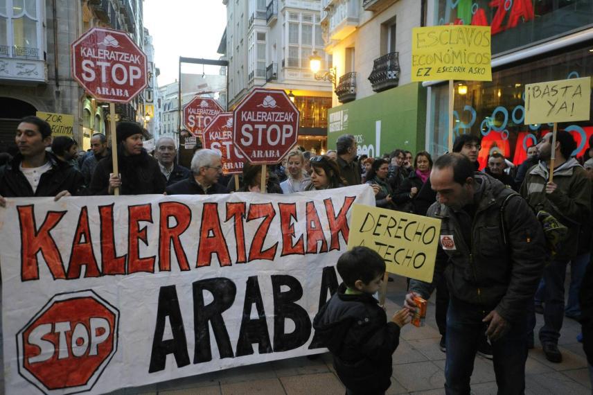 Kaleratzeak Stop Araba convoca una concentración para denunciar el «sometimiento descarado del Tribunal Supremo»