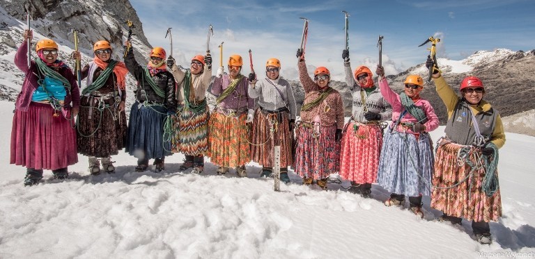 Cholitas escaladoras: “No creo que lleguen demasiado lejos decían…, pero no, nosotras ya sabíamos que podíamos y con más fuerza lo hemos hecho”