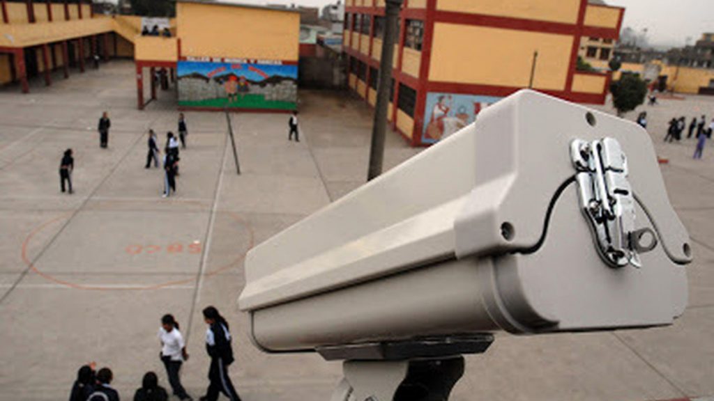 Uxue (Iruñako autodefentsa sarea): “Hezkuntza komunitateari ezer galdetu aurretik jarri dituzte kamerak”