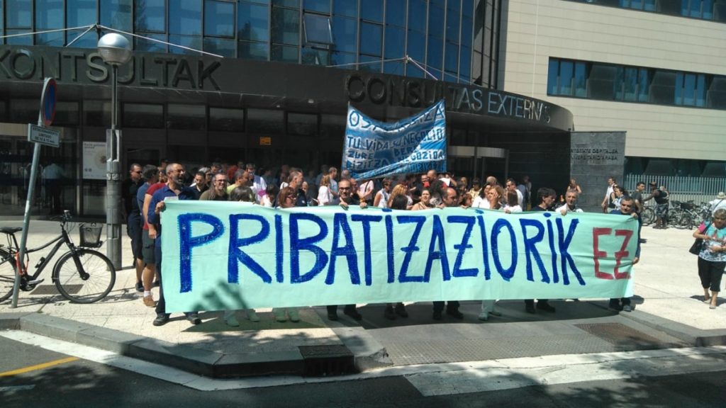 Las trabajadoras de Osakidetza denuncian las privatizaciones del empleo