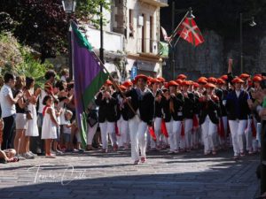 “El alarde debería de volver a manos del pueblo. Hoy en día sigue en manos privadas de una fundación que discrimina a las mujeres”