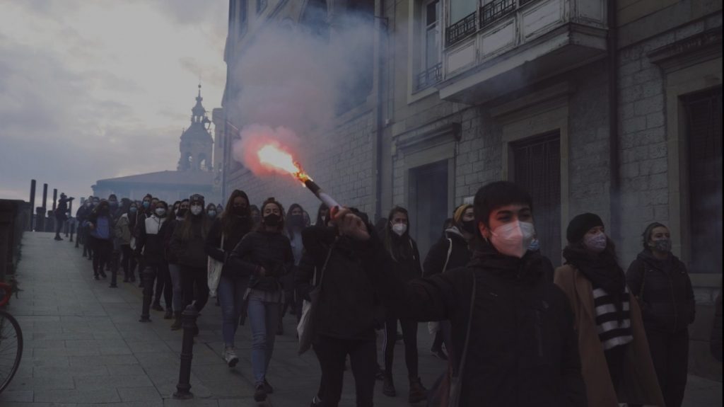 HALA BIDEO | Aurten ere, borroka feminista, antiarrazista eta antikapitalistak busti du Gasteiz