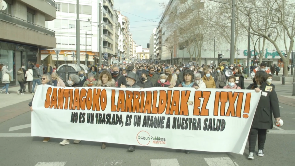 HALA BIDEO | Santiagoko larrialdiak mantentzeko eta osasun pubikoa defendatzeko manifestazioa Gasteizen