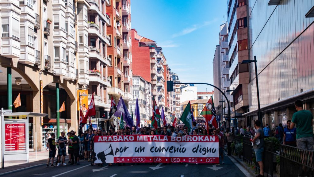 Amplio seguimiento en la primera jornada de huelga del metal de Araba: los sindicatos instan a la patronal a «mover ficha»