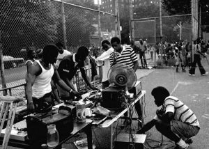Sección de música | ¿Cómo surge el Hip hop?