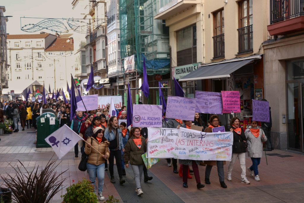 [Argazki Galeria] Zaintza sistema publiko eta komunitario baten alde