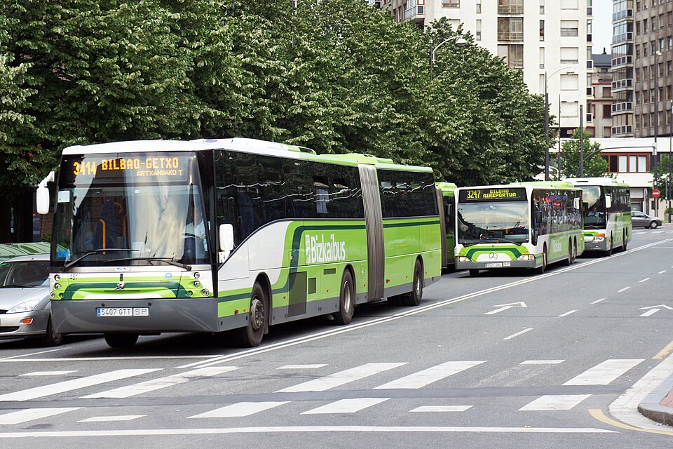 Las líneas de autobús de la Villa