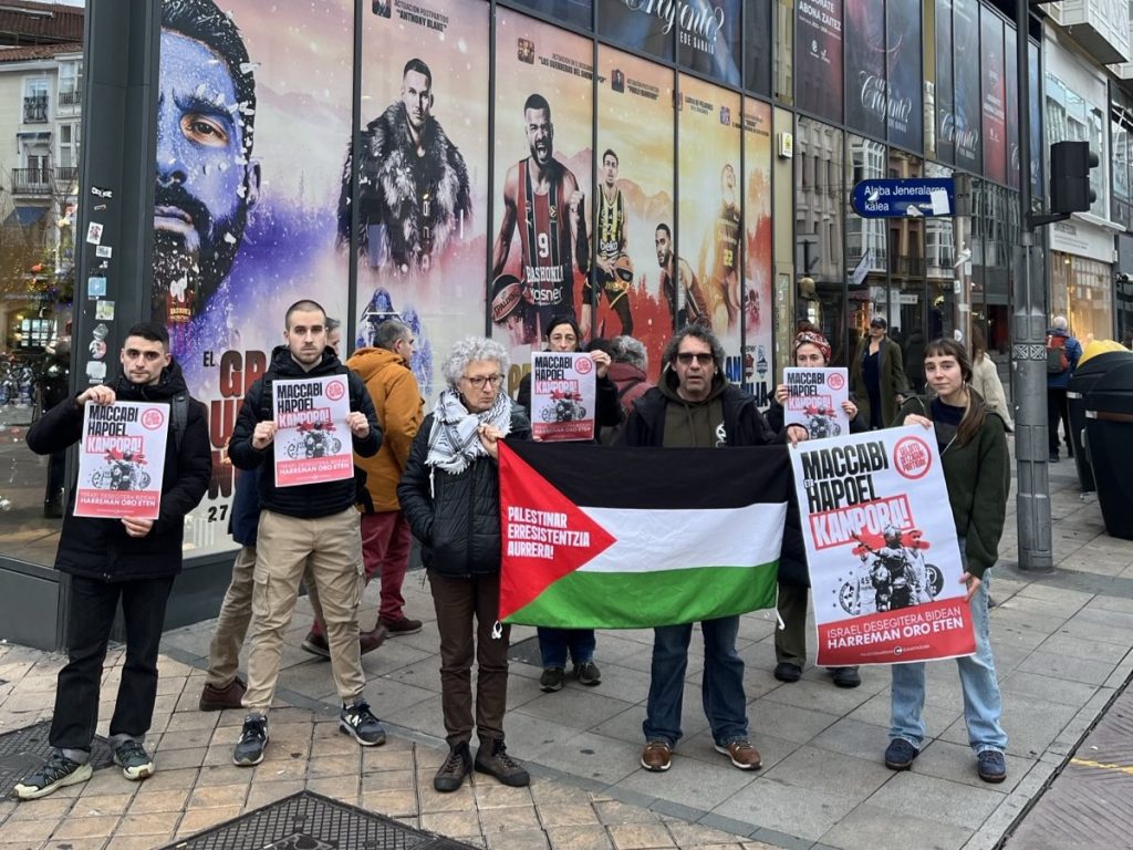 Palestinarekin Elkartasuna plataformak Maccabi eta Hapoel Tel Aviv talde israeldarrek Gasteizen jokatuko dituzten partiduak bertan behera gelditzea exijitu du