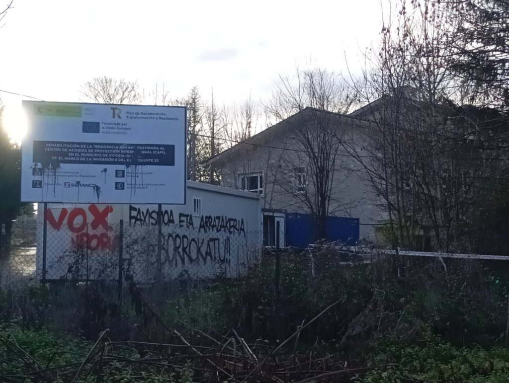 Berehalako erantzuna jaso du Voxen propaganda faxista eta arrazistak