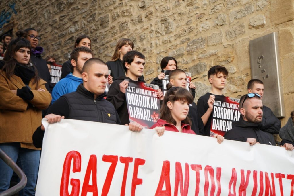 Gazte Blokearen baitan antolatzeko deia egin dute[:]