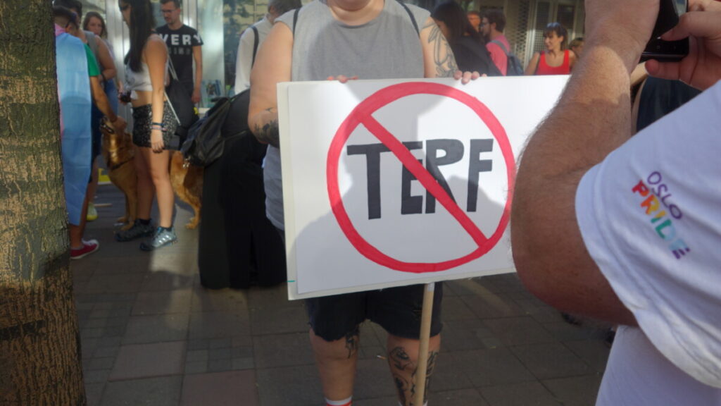 Nuria Varela y su ideología tránsfoba en Gasteiz