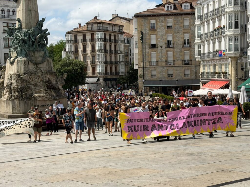 Oldarraldi erreakzionarioa salatu dute LGTBIQ+ Komunitatearen Nazioarteko Egunean
