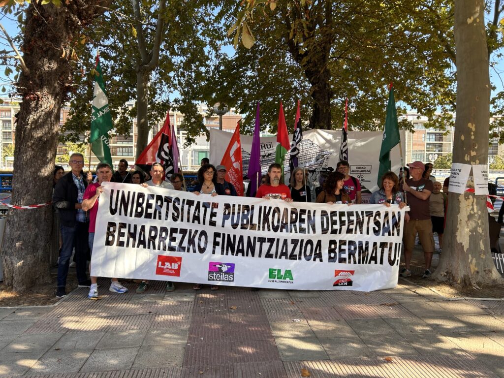 EHUren azpifinantzaketa salatu dute sindikatuek