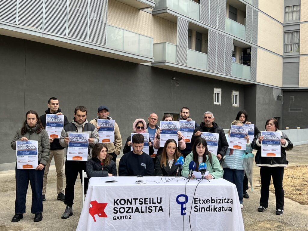 Mariturriko bizilagunek La Caixa eta putre funts baten abusuak salatu dituzte